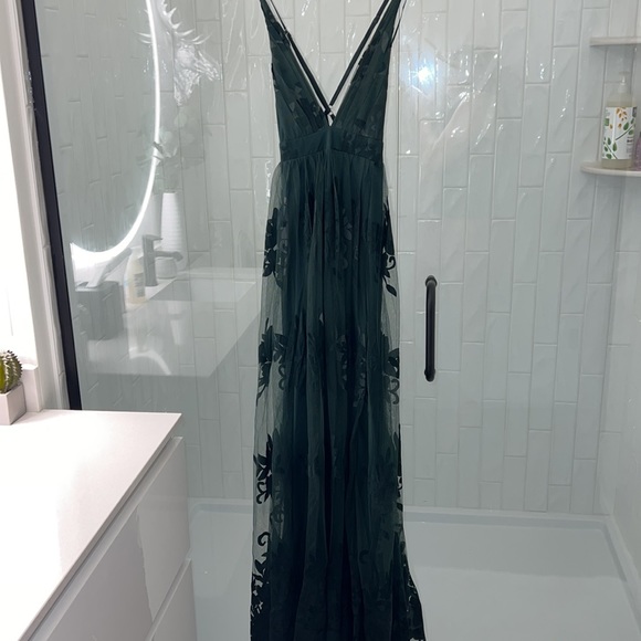 Vici Elegant Green Evening Dress - Picture 5 of 12